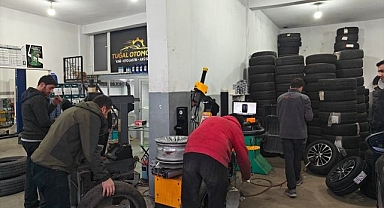Lastikçilerde kış lastiği mesaisi