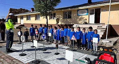 Miniklere trafik bilinci aşılanıyor