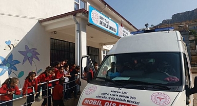 Mobil diş sağlığı hizmeti veriliyor