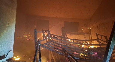 Okul binası alev alev yandı!