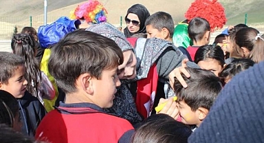 Okul şenlik alanına dönüştü