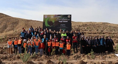  Oltu’da 3 bin fidan toprakla buluştu