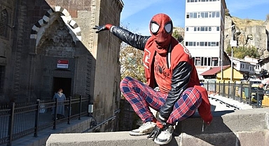 Örümcek Adam Türkiye turunda