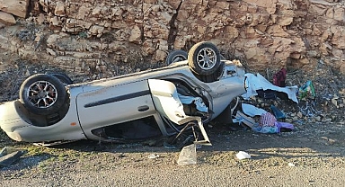Otomobil kontrolden çıkarak devrildi!