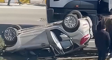 Otomobil takla atarak ters döndü!