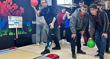 Özel çocuklara bowling etkinliği