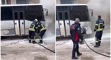 Park halindeki midibüs alev aldı!