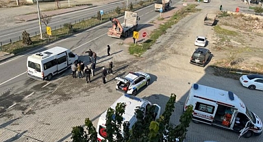 Polis minibüsü kaza yaptı: Çok sayıda yaralı var