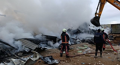 Şantiyede yangın paniği: İşçiler canlarını zor kurtardı