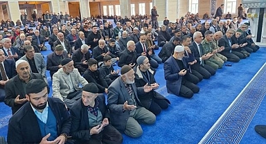 Şehitler için mevlit programı: Dualarla anıldılar