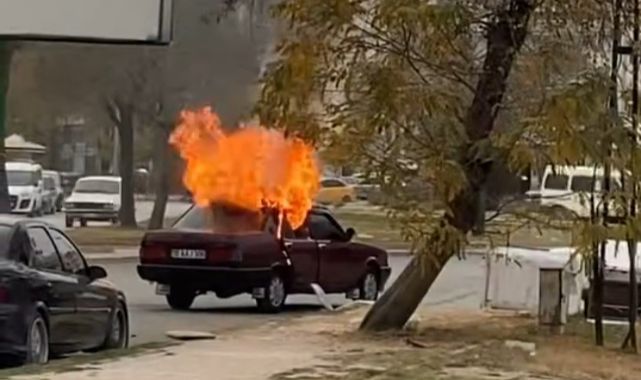 Seyir halindeki araç alev aldı