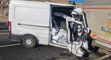 Seyir halindeyken önündeki araca çarptı!