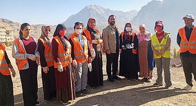 Temizlik personelinden örnek davranış