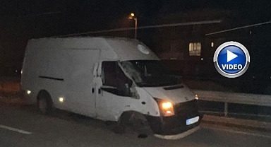 Tır ile minibüs çarpıştı!