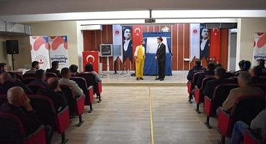 Tiyatro gösterisiyle moral buldular 