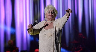 Ünlü sanatçı 78 yaşında hayatını kaybetti   