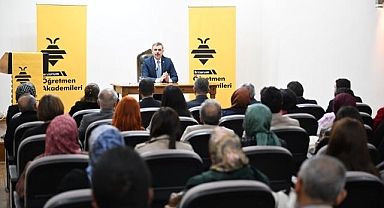Vali Çiftçi Öğretmen Akademileri'nde tecrübelerini paylaştı