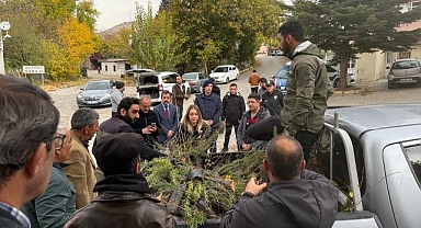 Vatandaşlara 2 bin 500 fidan dağıtıldı