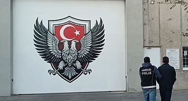 Vücuduna gizlediği uyuşturucuyla yakalandı