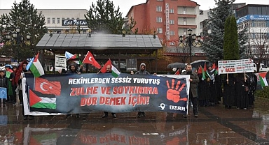 Yağmurlu ve soğuk havaya rağmen Gazze için yürüdüler