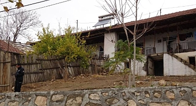 Yaşlı adam evinde ölü bulundu