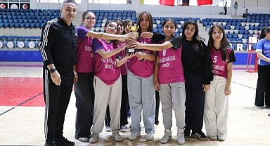 Yıldız kızlar final müsabakası nefes kesti