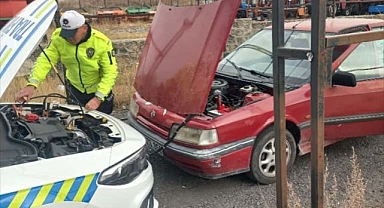 Yolda kalan vatandaşın imdadına böyle yetiştiler