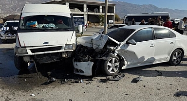 Zincirleme kazada ortalık savaş alanına döndü!