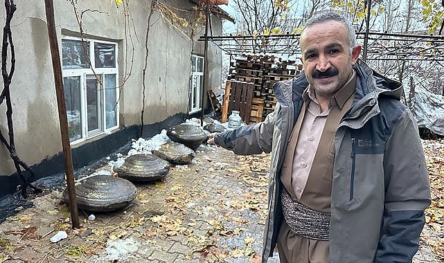 3 yıldır evin önünde bekleyen gizem!