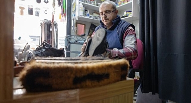 40 yıllık mesleğini konteynerde sürdürüyor