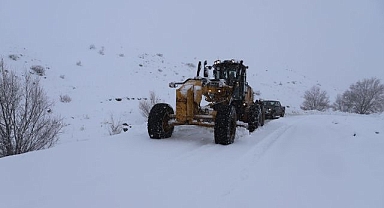 423 köy yolu ulaşıma kapandı