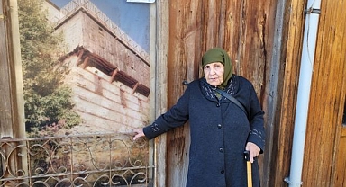 90 yaşındaki kadın manileriyle hayran bırakıyor