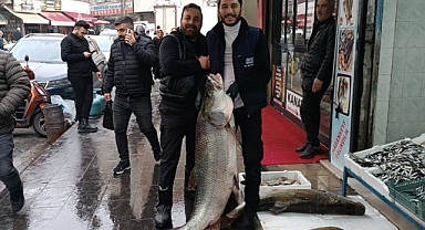 Ağırlığıyla şaşırttı! Herkesin ilgi odağı oldu