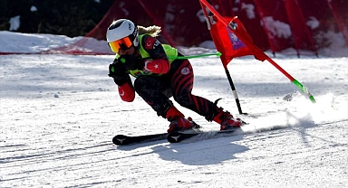 Alp Disiplini FIS Sarıkamış Cup Yarışları devam ediyor