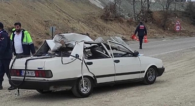 Aniden yola çıkan kepçe kazaya sebep oldu!