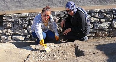 Arkeolojik kazılar kentin tarihine ışık tutuyor