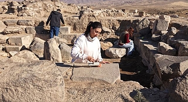 Arkeolojik kazılar kentin tarihine ışık tutuyor