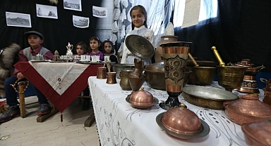 Asırlık eşyalarla geçmişten geleceğe uzanan köprü