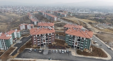 Asrın felaketinden sonra 12 bin konut yapıldı   