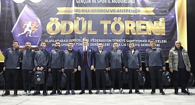 Başarılı sporcular ödüllendirildi