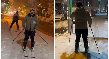 Beyaz çileyi eğlenceye dönüştürdüler! Caddenin ortasında kayak keyfi