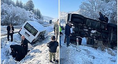 Buzlanan yolda çarpışarak devrildiler!