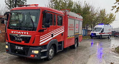 Çatı yangını paniğe yol açtı!