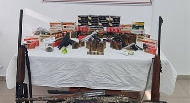 Çok sayıda silah ve uyuşturucu ele geçirildi!