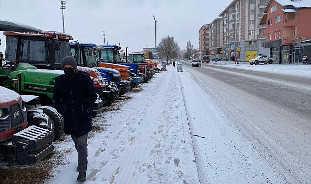 Doğu beyaz gelinliğini giydi!