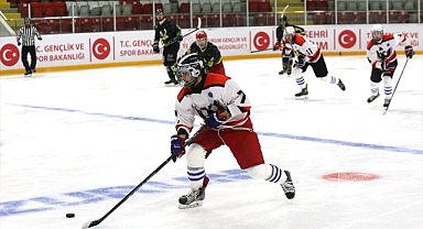Erzurum'da Buz Hokeyi Kış Spor Oyunları sona erdi