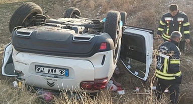 Erzurum'da devrilen araçta can pazarı!