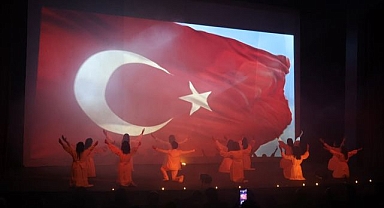 Erzurum'da minikler sahnenin tozunu attırdı