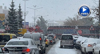Erzurum’da ulaşıma kar engeli