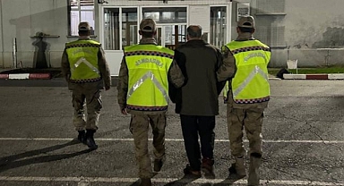 Firari hükümlü yakayı ele verdi!